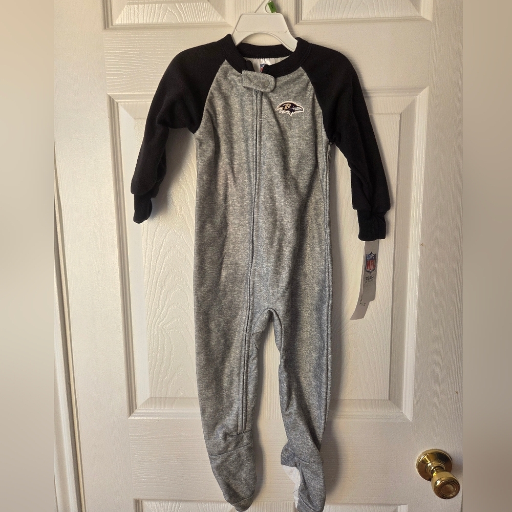 NFL Baltimore Ravens Kids Sleeper Footie Pajamas 3T Gray Football NWT
